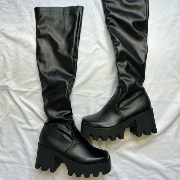 NWOT Black thigh high platform boots size 41 - Picture 3 of 5